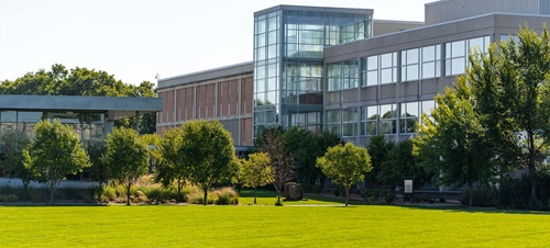 Image of the library building exterior.