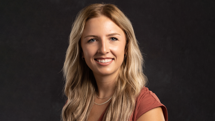 A headshot of Elise Balin.
