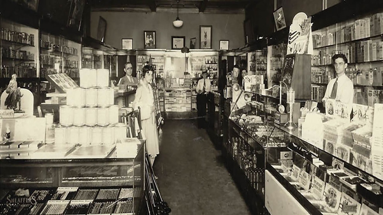 Taken in the late 1920s or early 30s, this photo shows Marshall Davis at the back of the photo to the right of the man in the hat and tie. Taken in the late 1920s or early 30s, this photo shows Marshall Davis at the back of the photo to the right of the man in the hat and tie.