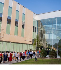 People lining up to tour the new Center for Health Education.
