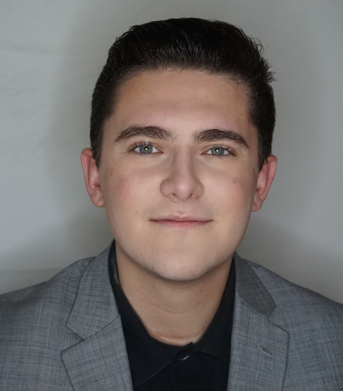 Success story Anthony Leonardi smiling.