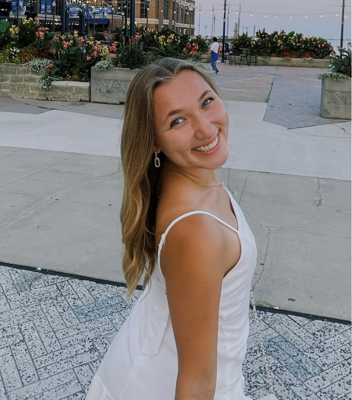 Katelyn Riesmersa smiling.