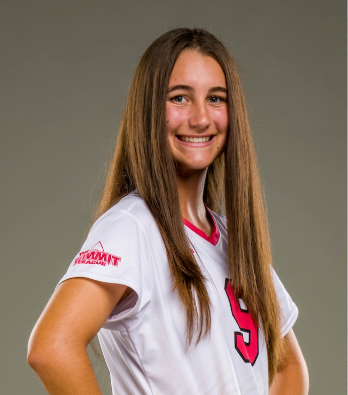 Taylor Ravelo smiling.